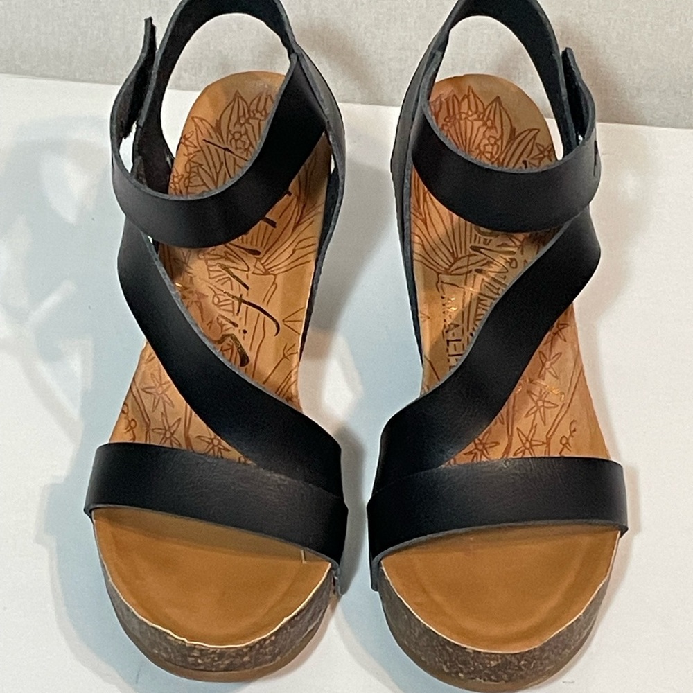 Blowfish wedges sandals, size 9